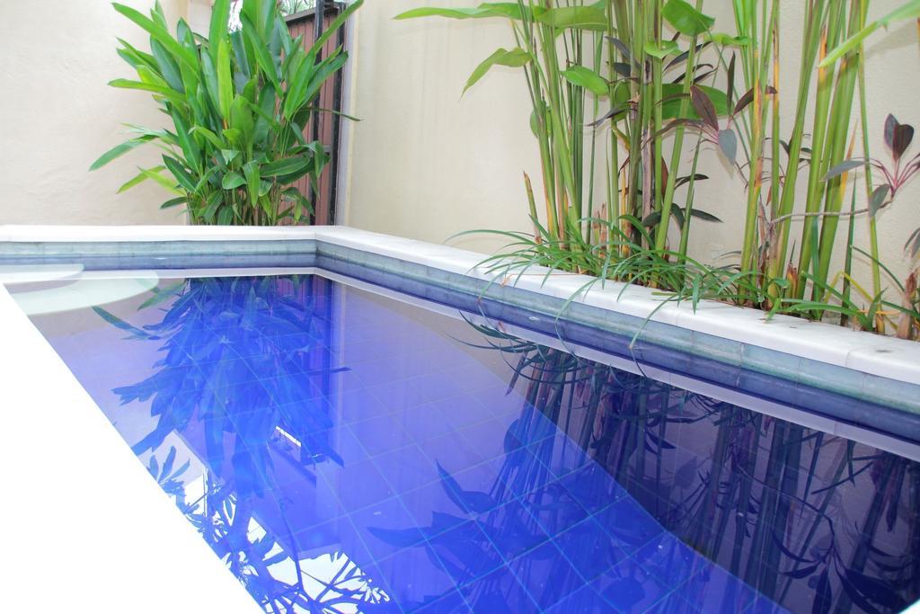 Villa Anyelir Seminyak Szoba fotó